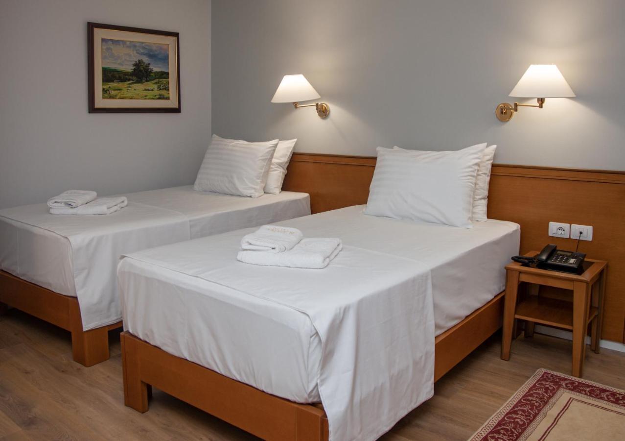 Arber Hotel Tirana Zewnętrze zdjęcie
